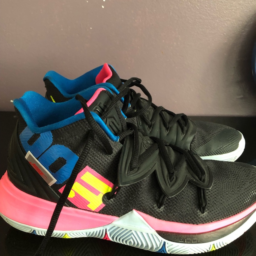 Basketball sneakers